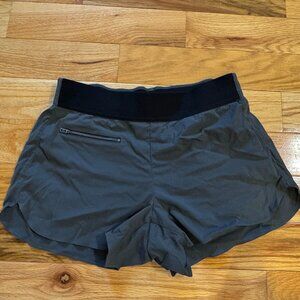 Women's Size 6 Athleta Mod Trekkie Shorts UPF 50+